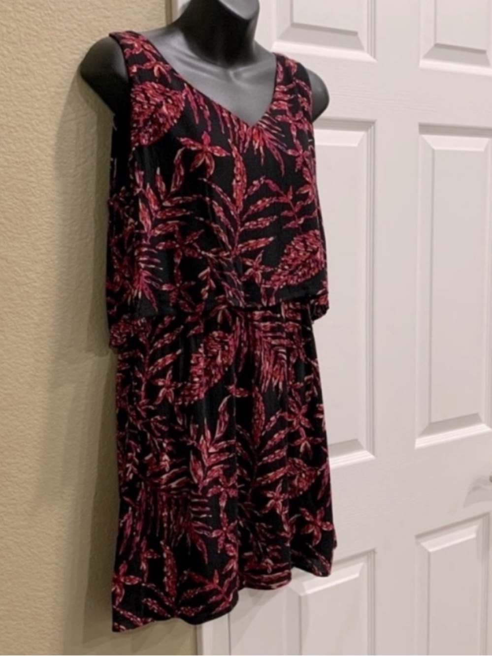 Artisan Ny Black Mini Dress with Pink Leaf Print sz 6